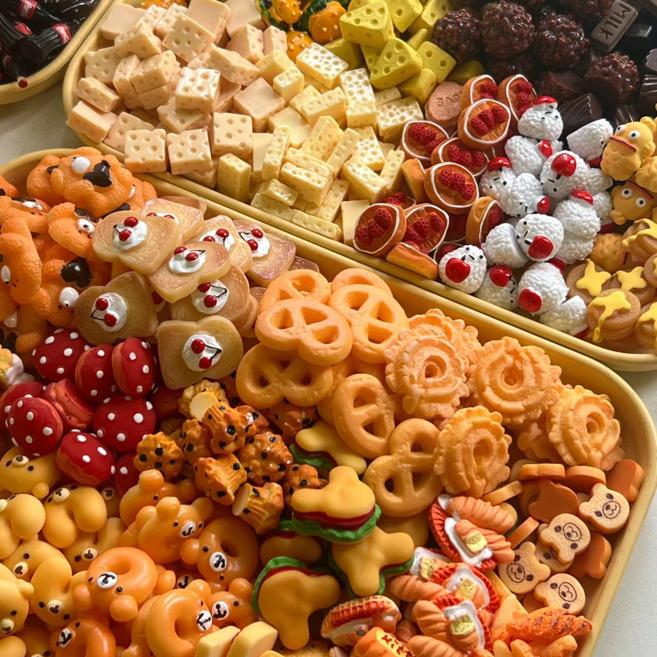 {Sync with video }Mini Food Charm