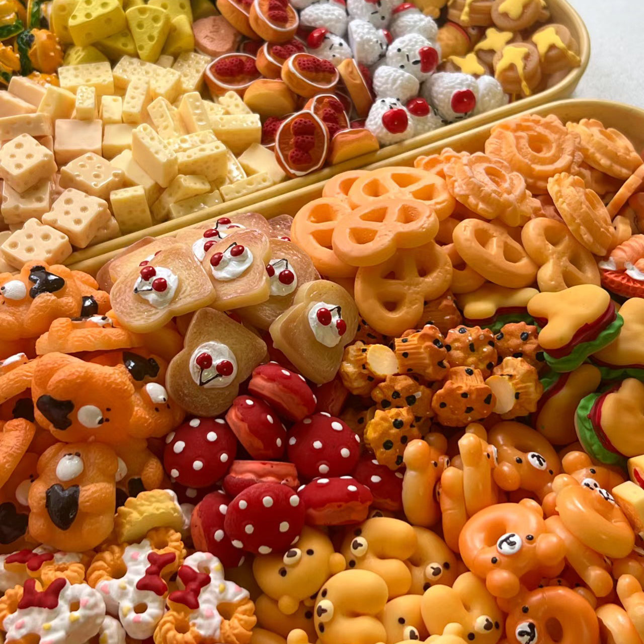 {Sync with video }Mini Food Charm