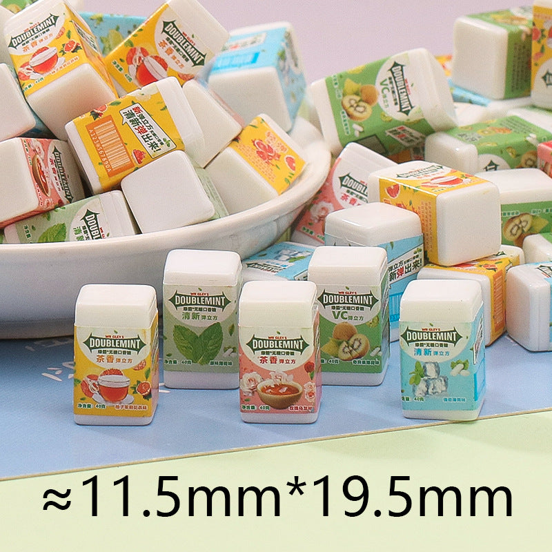 20pcs / Compilations Three-dimensional HEYTEA Portable Cup DIY Small Toy Car Micro Convenience Store
