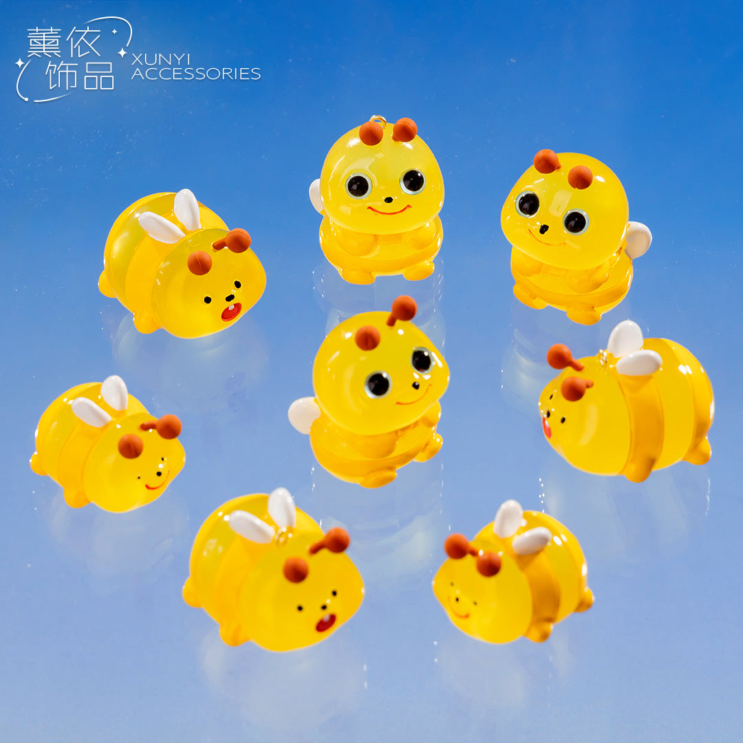 10pcs/4cm Luminous Bee DIY Resin Small Ornament Pendant Desktop Car Decoration