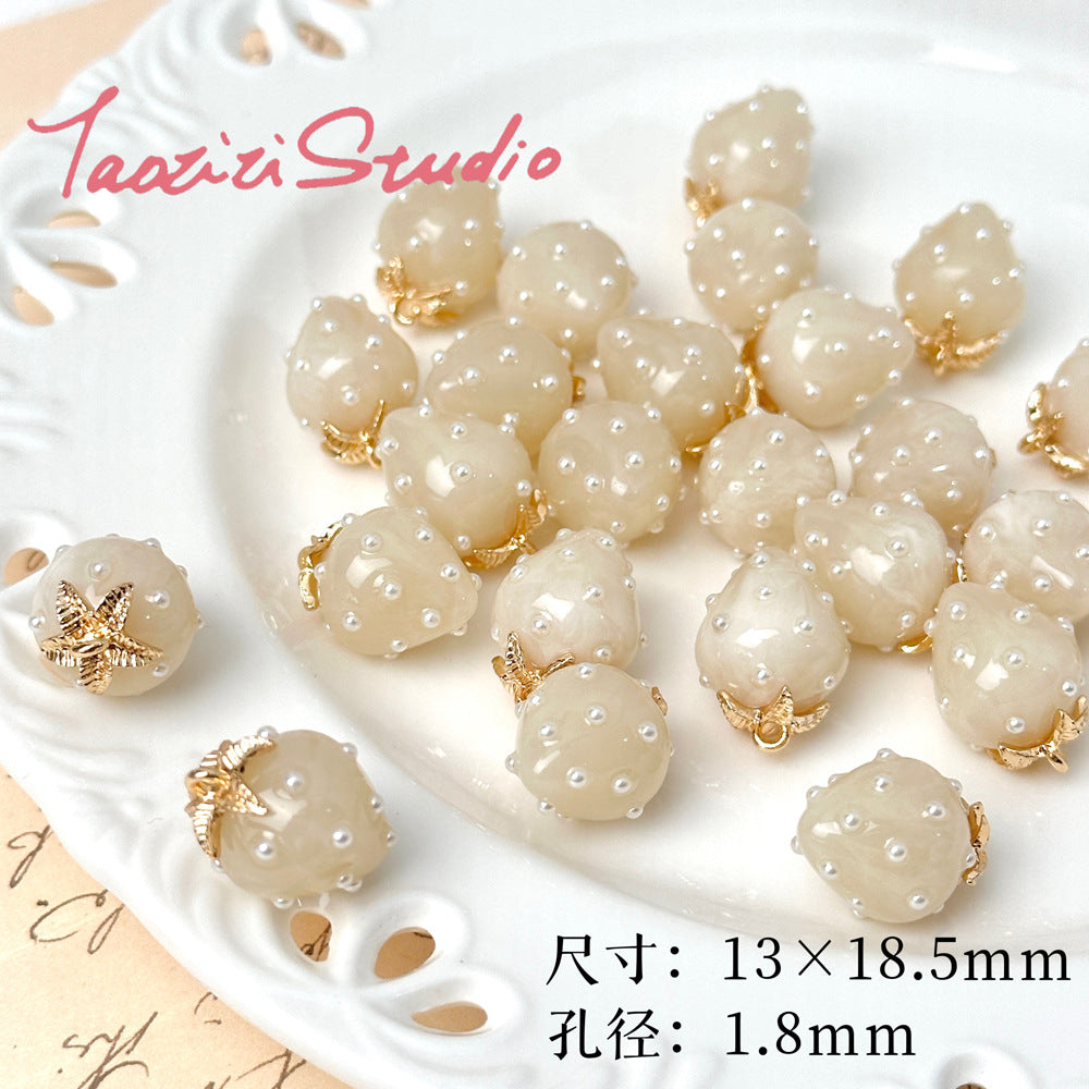 5pcs / Resin strawberry pendant loose beads DIY handmade