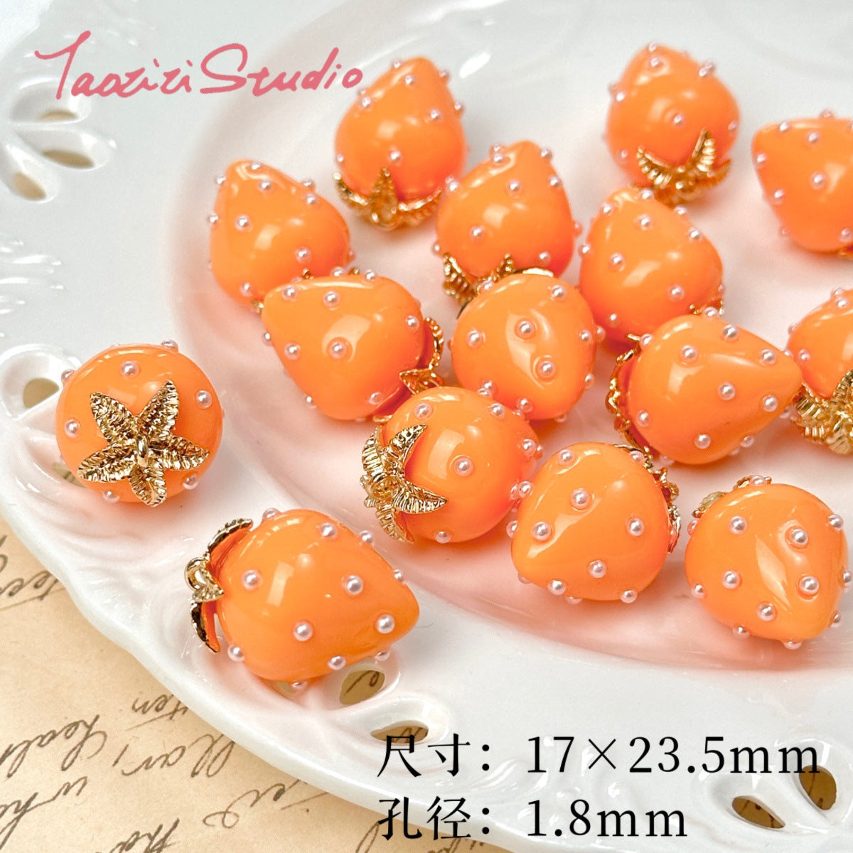 5pcs / Resin strawberry pendant loose beads DIY handmade