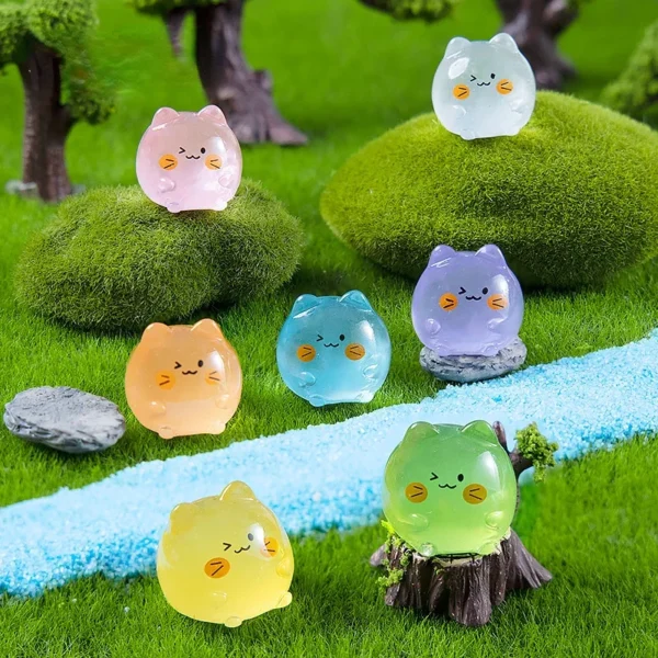 10/20pcs Luminous Cats Figurines Mini Cute Cats Car Resin Glow in Dark Ornaments Toys Glowing Microlandscape Garden Decoration