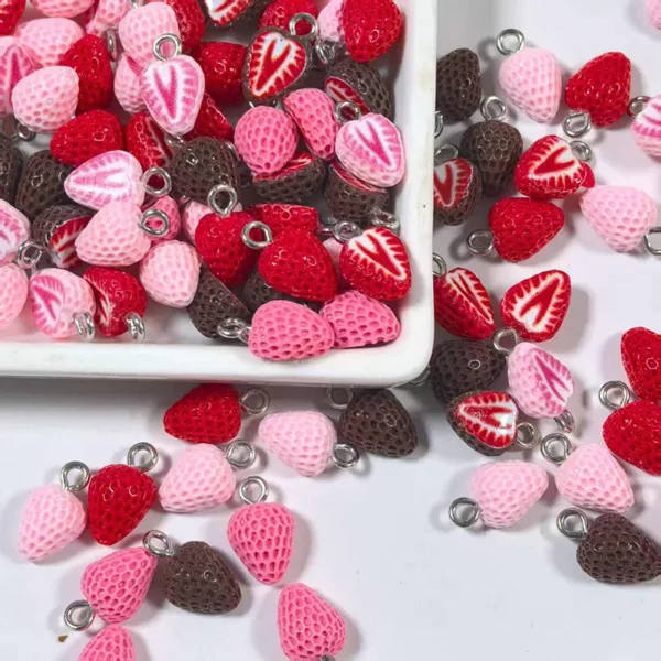 10pcs Cute mini simulated strawberry resin pendant diy sweet chocolate strawberry pendant handmade Earrings necklaces keychains