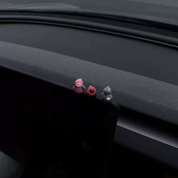 Little monster car center console ornaments, cute cartoon dolls, car ornaments, interior decoration toys, healing toys