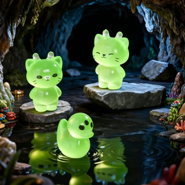 40PCS Mixed Luminous Figurines, Glow-in-the-Dark Mini Animal Set, Alien Cat & Duck Resin Figurines for Terrarium, Home Decor