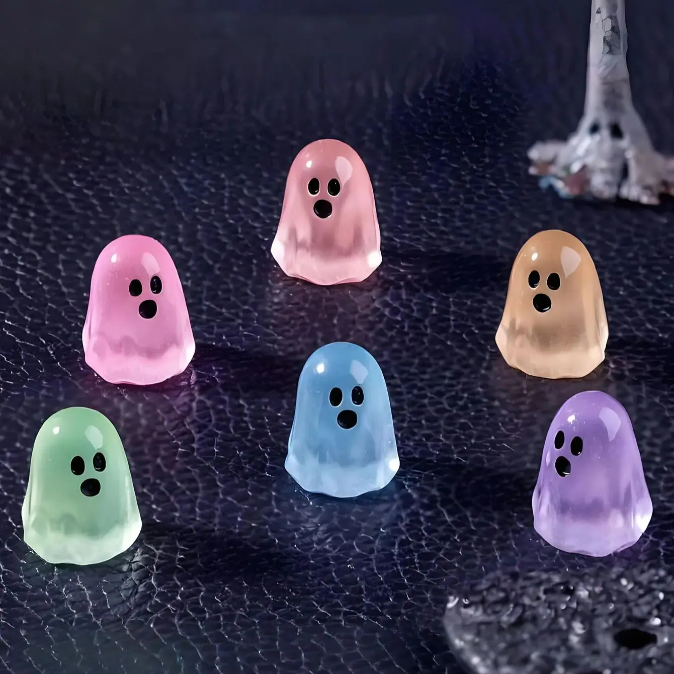 10/20pcs Luminous Multicolor Halloween Mini Resin Ghost Glow in The Dark Miniature Ghost Figurines Tiny Ghost Ornaments - Image 4